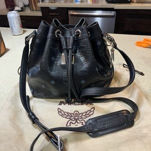 MCM BEUTELTASCHE MINI VISETOS CANVAS SCHWARZ
